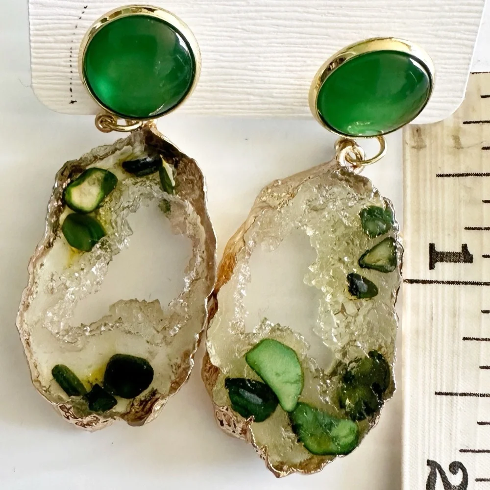 Geode-Style Drop Earrings Green Gold Tone Resin - Picture 4 of 5